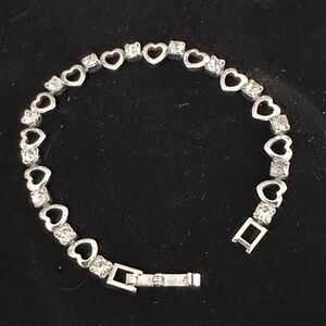 👑Elegant Silver Heart Bracelet